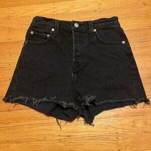 Levi’s Ribcage Denim Short – Washed Black, Size 26